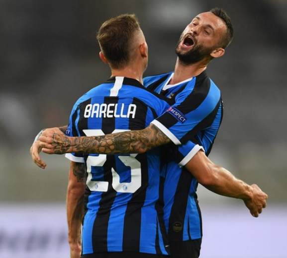 暂停后的首 暂停后的首