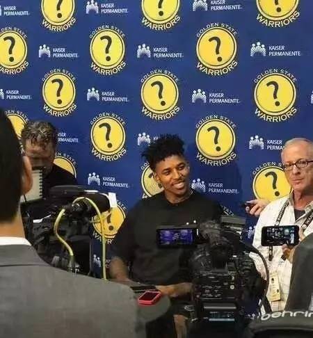 历起伏的曼 历起伏的曼